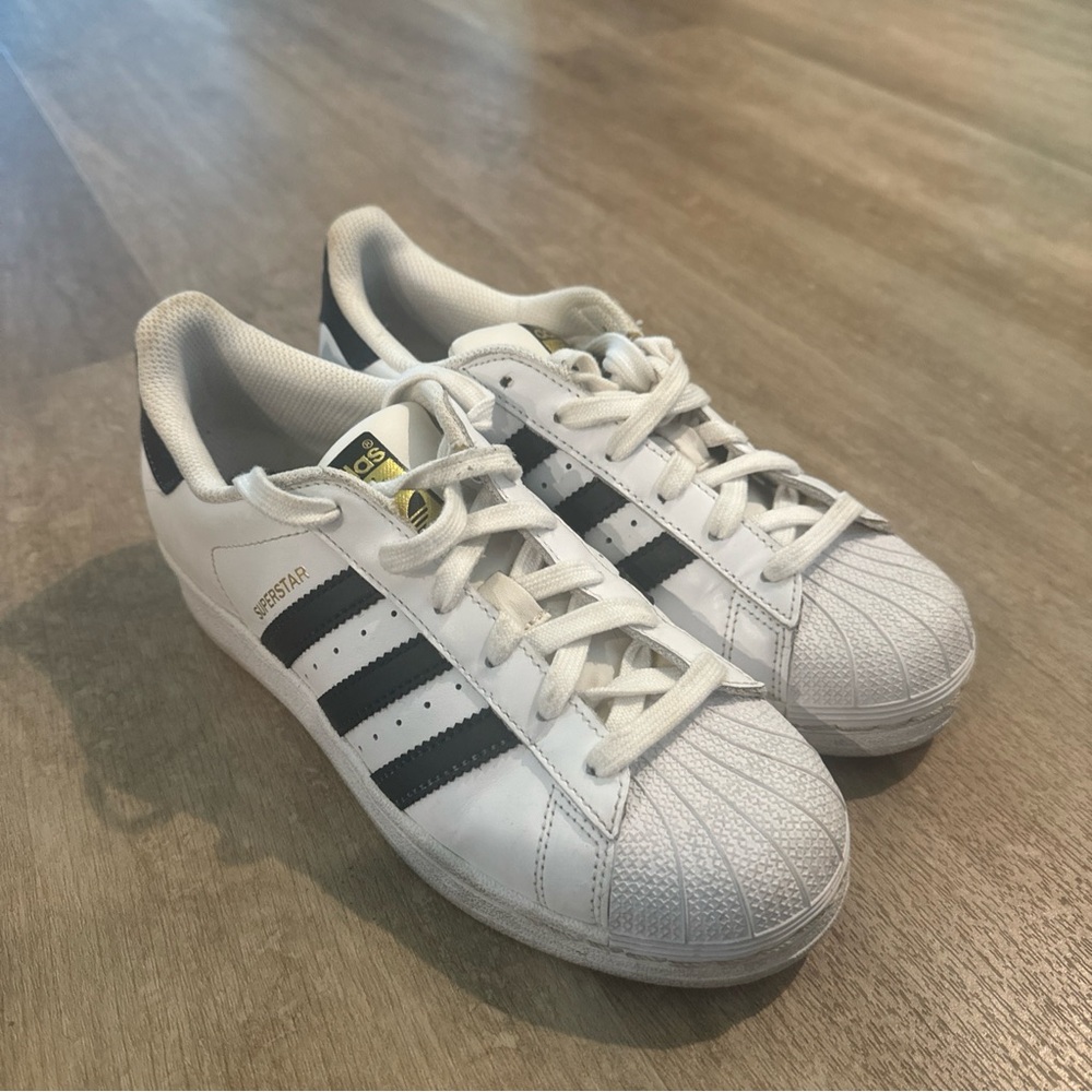 Size 5 - adidas Superstar White Black